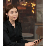 JabraÂ® Talk 25 SE Bluetooth Headset with Omnidirectional Mic